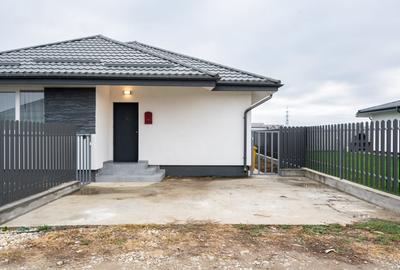 Casa single parter mobilata si utilata | 440 mp teren | Sabareni - Str. Teilor - 1