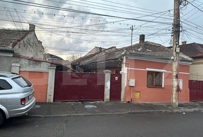 Oportunitate ! Casa de 55 mp utili ,teren  194 mp , zona P-ta Abator !