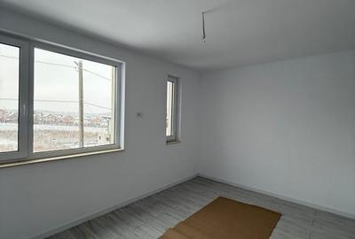 Duplex cu 4 camere cu Canalizare în Popas Păcurari - 7