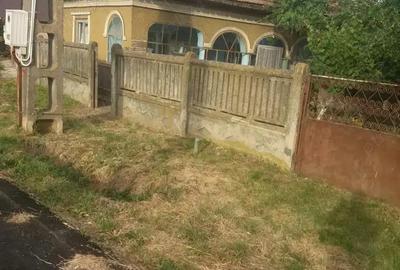 Casă cu 3 camere cu Teren 2000 Mp în Plătărești - 2