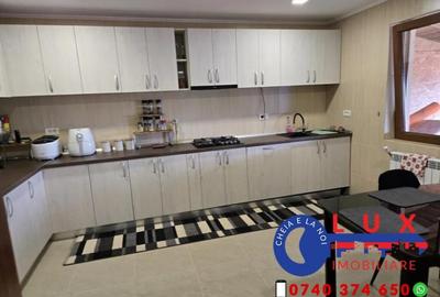 ID 600 DE INCHIRIAT Apartament 4 camere - 4