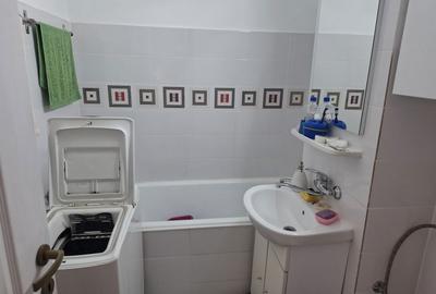 Apartament cu 2 camere decomandat în Tractorul - 5