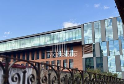 Apartament cu 2 camere semidecomandat, mobilat în Semicentral