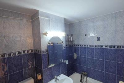 Apartament cu 2 camere decomandat în Micro 11