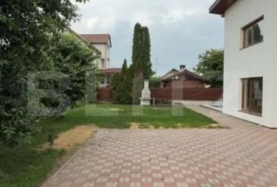 Casă cu 4 camere cu Teren 533 Mp în Central
