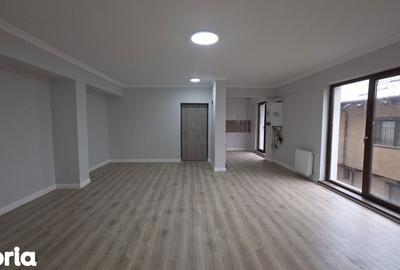 Apartament cu 3 camere semidecomandat în Dămăroaia - 3