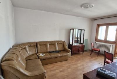 Apartament 3 camere - Comanesti, central. - 8