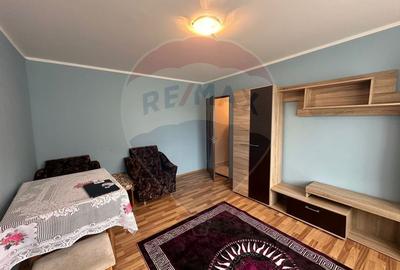 DE INCHIRIAT -apartament cu 2 camere in zona Hotvon - 1