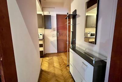 Garsoniera spatioasa - Piata Romana, vedere spre ASE, disponibila acum - 9