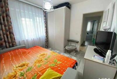 Ofer spre inchiriere aparatament 3 camere - 4