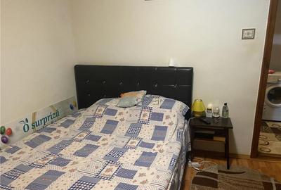 Apartament 3 camere , zona Liceul Economic - B-dul Garii, de - 13