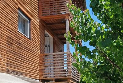 Casa Vila de vanzare in Comuna Bezdead, Jud. Dambovi?a, Pucioasa ( 25 km de Sinaia ) - 2