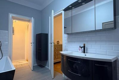 Apartament cu 3 camere semidecomandat, mobilat în Central - 18