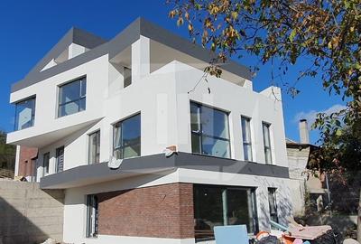 Duplex cu 5 camere în Dâmbul Rotund