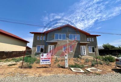 Casă individuală cu 10 camere cu Canalizare în Malu Mare - 1