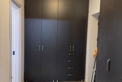 Garsonieră decomandată în Titan