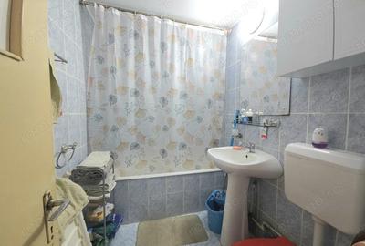 Proprietar vand apartament 2 camere decomandat zona CETATE STADION - 8