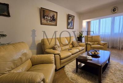 Apartament cu 4 camere semidecomandat, mobilat în P-ța Victoriei