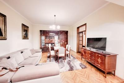 Casă cu 3 camere cu Canalizare în Central