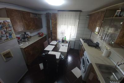 Apartament cu 3 camere decomandat în Exterior Vest - 6