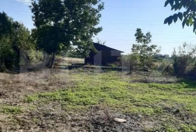 Teren de 2410 mp, în Central