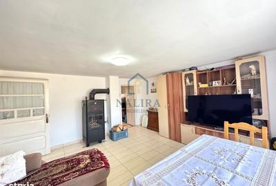 Casă cu 3 camere decomandat în Șurdești - 4