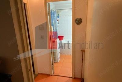 Apartament cu 3 camere decomandat în Rahova - 2