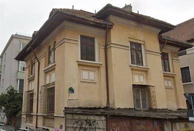 Casă cu 13 camere cu Canalizare în Gara de Nord