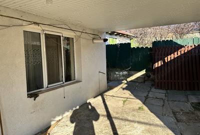 Casă cu 3 camere cu Teren 943 Mp în Huși - 1