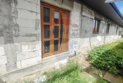 Casă individuală cu 3 camere cu Teren 1326 Mp în Vest - 4