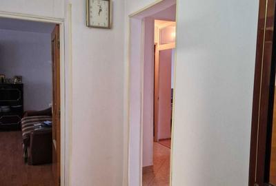 Apartament cu 3 camere decomandat în Rahova - 1