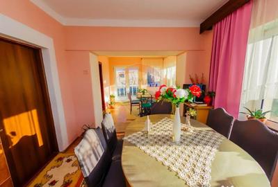 Casă cu 5 camere cu Teren 2490 Mp în Țicău - 3