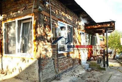 Casa batraneasca in Targoviste - Exterior nord, Laculete. - 9