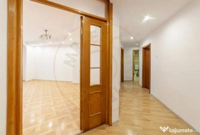 Apartament cu 5 camere decomandat în Rolast - 1