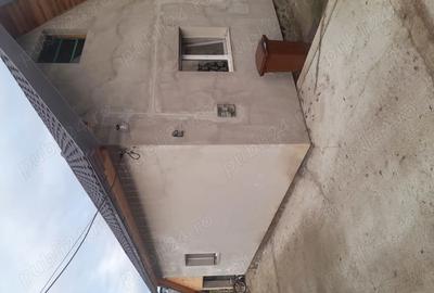 Casa cu 2 camere de vanzare - 1