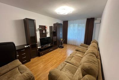 Apartament cu 3 camere decomandat în Crângași