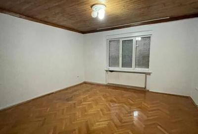 Urgent! 22 Decembrie, apartament la casa ,4 camere, parter - 6