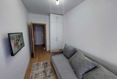 Apartament cu 3 camere decomandat în Tractorul - 7