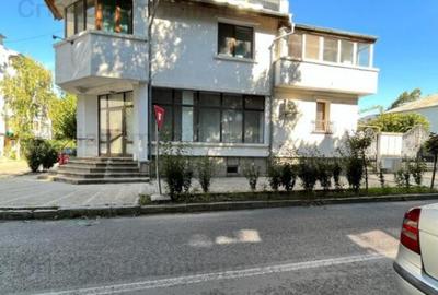 Casă cu 12 camere cu Teren 405 Mp în Central - 13