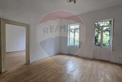 DE VANZARE Casa / Vila cu 11 camere de vanzare in zona Parcul Carol - 26