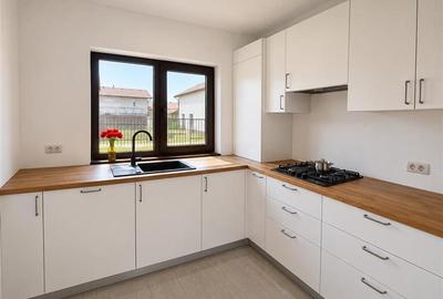 Casă cu 4 camere cu Teren 250 Mp în Exterior Est - 3
