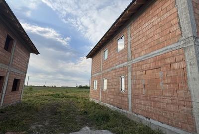 1/2 Duplex Dudestii Noi (12 km de timisoara), P+E,4 camere,2 bai,teren generos - 2
