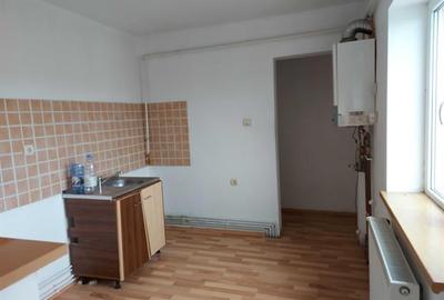 Ap 3 cam. in Gavana 3 in sup de 95 mp, 788 E/mp, an 2008 la pret 75 350 euro . - 4