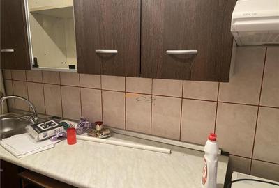 Apartament 3 camere , zona cartier Sud , et 2/4, decomandat, - 3