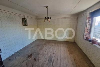 Casă cu 3 camere cu Teren 1300 Mp în Mândra - 1