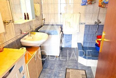 Casă cu 6 camere cu Teren 270 Mp în Central - 1