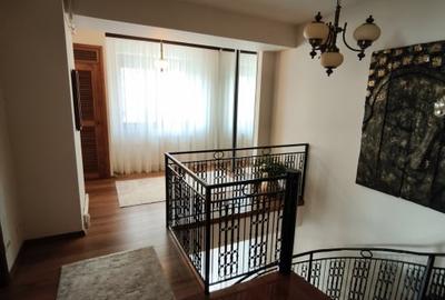 Apartament cu 3 camere decomandat, mobilat în Central - 25