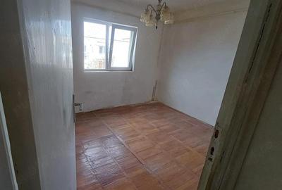 Apartament cu 2 camere decomandat în Complex Studențesc
