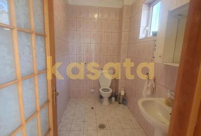 Casă cu 6 camere cu Teren 220 Mp în Central - 12