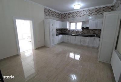 Casă cu 4 camere în Central - 10